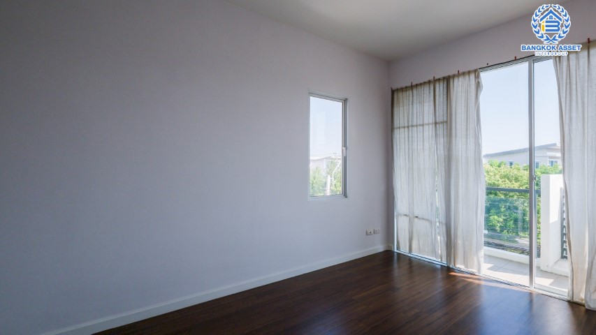 *****ทาวน์โฮมมือสองย่านกรุงเทพมหานคร ม.ทาวน์อเวนิว ซิกซ์ตี้ วิภาวดี-รังสิต หลังมุม! เนื้อที่เยอะสุดถึง 25.6 ตร.ว. ฟังก์ชัน 3 ห้องนอน 3 ห้องน้ำ 2 ที่จอดรถ สภาพสวยสุด แถมฟรี! 3 เครื่องปรับอากาศ บนทำเลเยี่ยม ใกล้รถไฟฟ้าสายสีแดง "สถานีทุ่งสองห้อง" และทางด่วน "อุตราภิมุข" จองเลย!